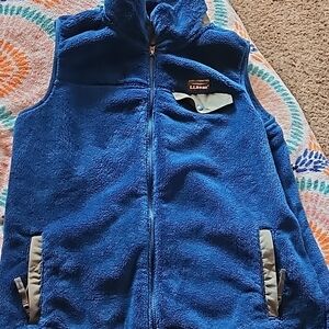 LL Bean Vest Blue Lrg Womens hardly worn